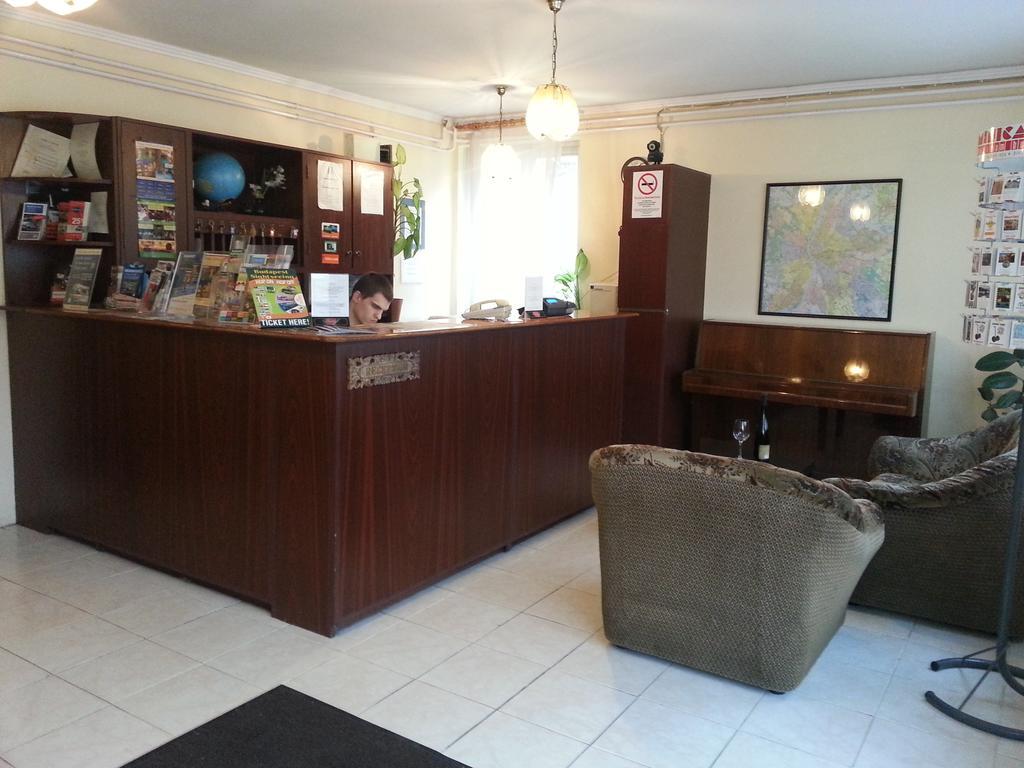 Carmen Pension Budapest Luaran gambar