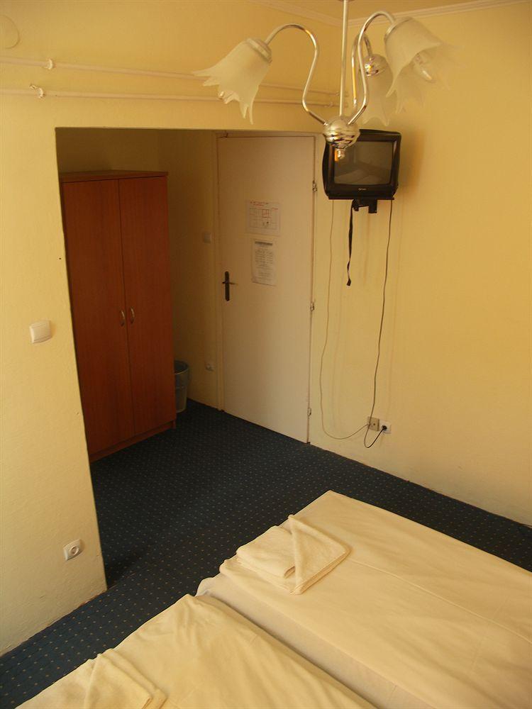 Carmen Pension Budapest Luaran gambar