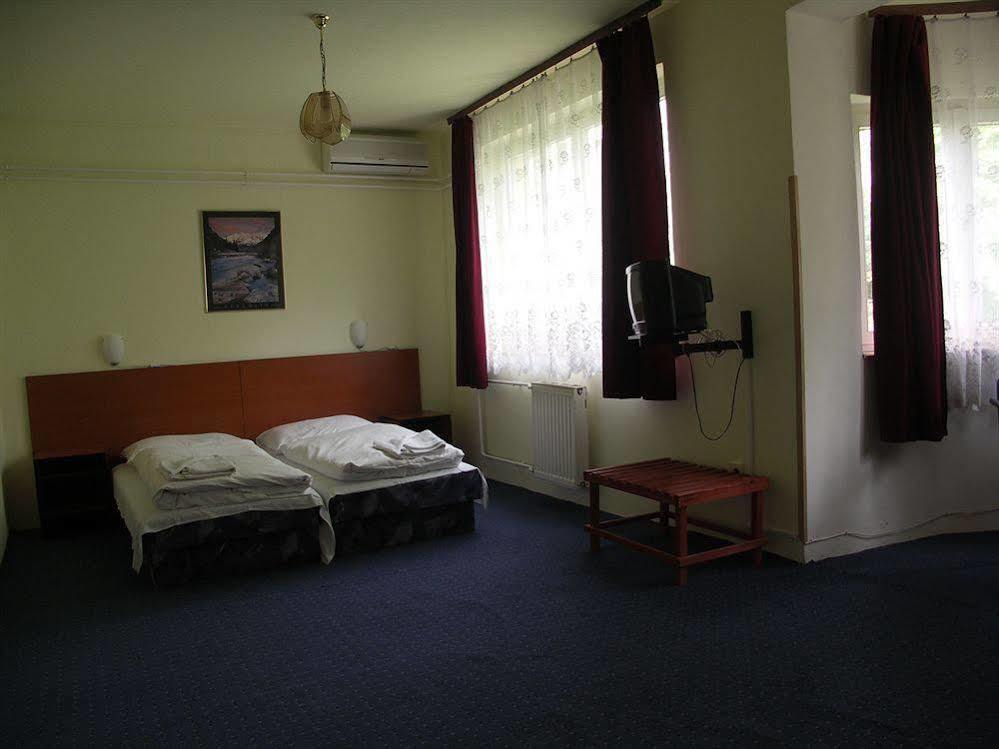 Carmen Pension Budapest Luaran gambar